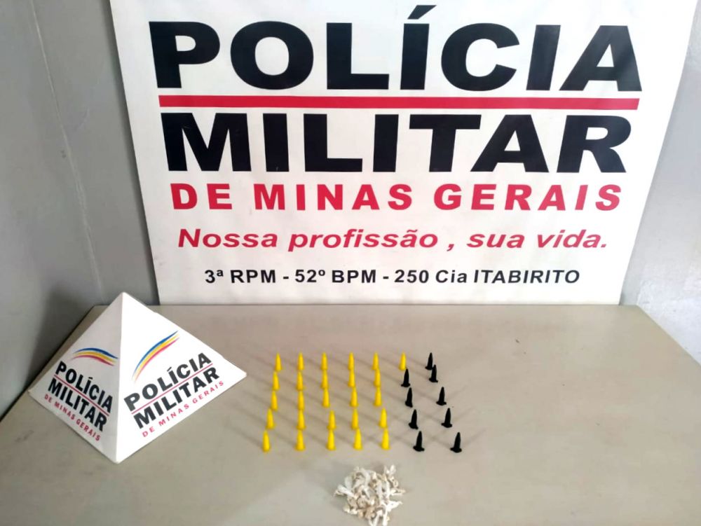 Drogas apreendidas pela Polícia Militar, na segunda, dia 25-10-21, no bairro São Geraldo, em Itabirito (MG) Crédito da foto: 52º BPM/PMMG